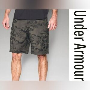 Under Armour HeatGear Camo Cargo Shorts Men’s Size 42 Loose Fit Tactical Style
